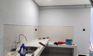 RUKO 1,5 LANTAI BANGUNGAN BARU RENOVASI LOKASI RAMAI STRATEGIS SIAP PAKAI DI ASTANA ANYAR BANDUNG