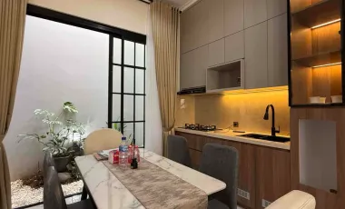 Dijual Rumah 3 Lantai Jakarta Selatan  Baru Brand New House Cirendeu Mewah Model American Classic