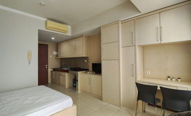 Disewakan Studio Bulanan Full Furnish di Apartemen Royal Mediterania Garden
