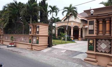 jual rumah mewah luas besar di kota Kediri murah