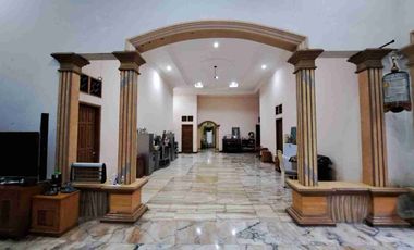 jual rumah mewah luas besar di kota Kediri murah