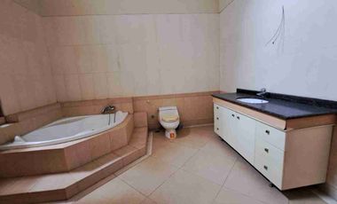 jual rumah mewah luas besar di kota Kediri murah