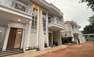 Rumah Mewah Cikeas Cibubur  2 Lantai Pinggir Jalan Dekat Tol