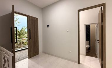 Rumah Mewah Cikeas Cibubur  2 Lantai Pinggir Jalan Dekat Tol