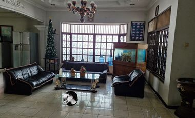 Dijual Rumah dan Toko Bangunan Aktif Lokasi Super Strategis Yogyakarta Luas 1151m²