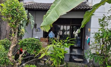 Dijual Rumah dan Toko Bangunan Aktif Lokasi Super Strategis Yogyakarta Luas 1151m²