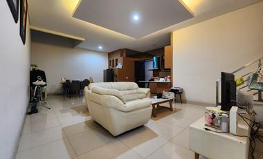 RUMAH IDAMAN 2 LANTAI SEMI FURNISHED LINGKUNGAN NYAMAN SIAP HUNI DI SINGGASANA BANDUNG