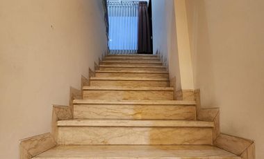 RUMAH IDAMAN 2 LANTAI SEMI FURNISHED LINGKUNGAN NYAMAN SIAP HUNI DI SINGGASANA BANDUNG