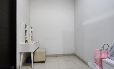 RUMAH IDAMAN 2 LANTAI SEMI FURNISHED LINGKUNGAN NYAMAN SIAP HUNI DI SINGGASANA BANDUNG