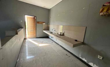 DIJUAL ruko 2-lantai di Jalan Utama tukad Balian Renon