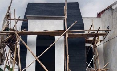 Rumah Jakarta Selatan American Classic di Perumahan Elit Murah