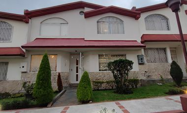 Vendo casa Portal Shoping 4 Dormitorios Remodelada Sector Yanbal