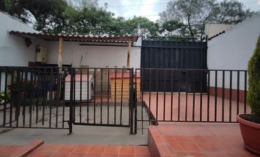 Vendo casa Portal Shoping 4 Dormitorios Remodelada Sector Yanbal