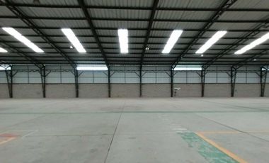 Complejo de Naves Bodegas Industriales de arriendo en Tarqui a 30 minutos de cuenca sector redondel Cumbe Tarqui Complejo industrial