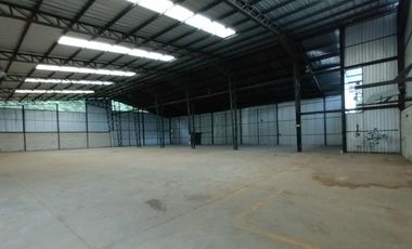 Complejo de Naves Bodegas Industriales de arriendo en Tarqui a 30 minutos de cuenca sector redondel Cumbe Tarqui Complejo industrial