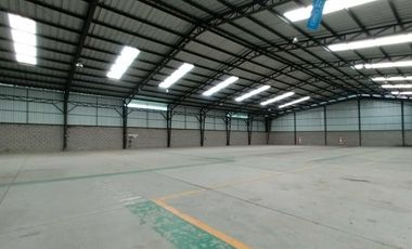 Complejo de Naves Bodegas Industriales de arriendo en Tarqui a 30 minutos de cuenca sector redondel Cumbe Tarqui Complejo industrial