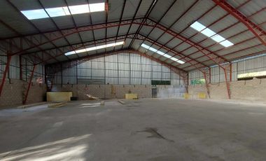 Complejo de Naves Bodegas Industriales de arriendo en Tarqui a 30 minutos de cuenca sector redondel Cumbe Tarqui Complejo industrial