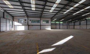 Complejo de Naves Bodegas Industriales de arriendo en Tarqui a 30 minutos de cuenca sector redondel Cumbe Tarqui Complejo industrial