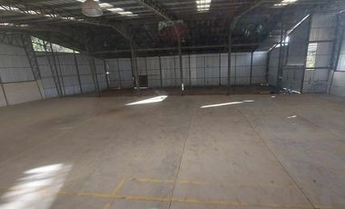 Complejo de Naves Bodegas Industriales de arriendo en Tarqui a 30 minutos de cuenca sector redondel Cumbe Tarqui Complejo industrial