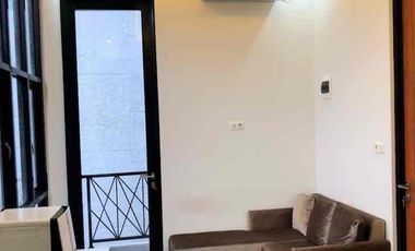 BAWAH HARGA PASAR Rumah Gaya Scandinavian  Siap Huni  dengan Private Pool dekat Toll Andara di Cipedak Jakarta Selatan