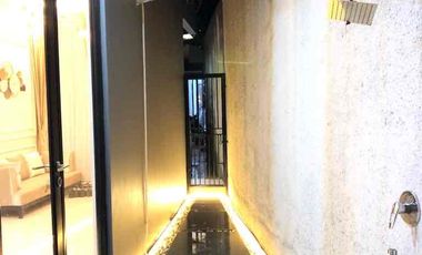 BAWAH HARGA PASAR Rumah Gaya Scandinavian  Siap Huni  dengan Private Pool dekat Toll Andara di Cipedak Jakarta Selatan
