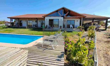 Hermosa casa en Condominio de Talca a minutos de todo.