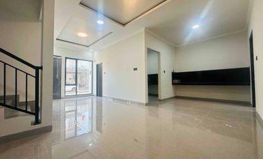 DIJUAL RUMAH MEWAH METROPOLITAN RESIDENCE MAKASSAR