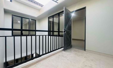 DIJUAL RUMAH MEWAH METROPOLITAN RESIDENCE MAKASSAR