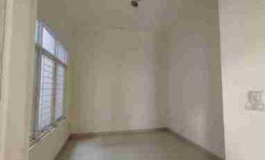 rumah 2lt 4 kamar
di grand galaxy - Bekasi Selatan