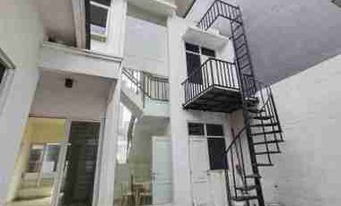 rumah 2lt 4 kamar
di grand galaxy - Bekasi Selatan