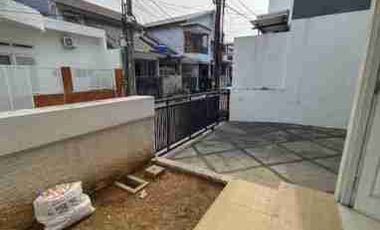 rumah 2lt 4 kamar
di grand galaxy - Bekasi Selatan