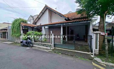 Tanah Murah Strategis Bonus Rumah Premium Area Seturan Dekat STIE YKPN, UPN