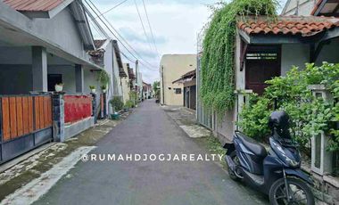 Tanah Murah Strategis Bonus Rumah Premium Area Seturan Dekat STIE YKPN, UPN