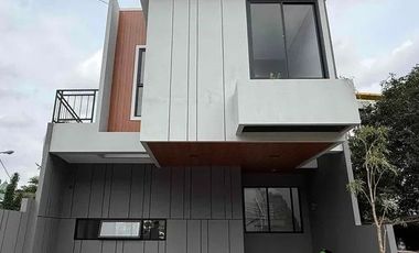 Dijual Rumah Lebak Bulus Baru Brand New House Desain Mewah  dekat Pintu Tol Jakarta Selatan