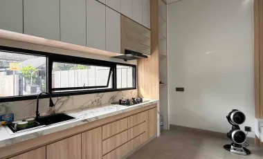Dijual Rumah Lebak Bulus Baru Brand New House Desain Mewah  dekat Pintu Tol Jakarta Selatan