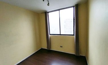 Cómodo departamento 2 dormitorios 2 baños vista oriente calle huérfanos metro santa ana