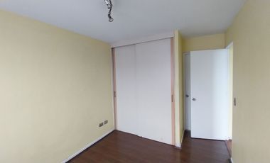 Cómodo departamento 2 dormitorios 2 baños vista oriente calle huérfanos metro santa ana