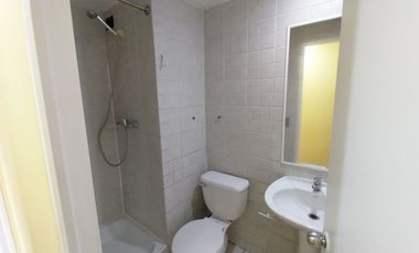 Cómodo departamento 2 dormitorios 2 baños vista oriente calle huérfanos metro santa ana