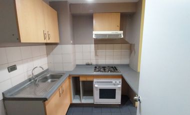 Cómodo departamento 2 dormitorios 2 baños vista oriente calle huérfanos metro santa ana