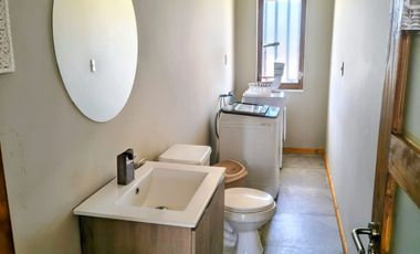 Se vende parcela 5000 m2 con casa 315 m2 en Pelarco