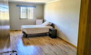 Se vende parcela 5000 m2 con casa 315 m2 en Pelarco