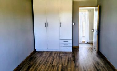 Se vende parcela 5000 m2 con casa 315 m2 en Pelarco