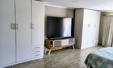 Se vende parcela 5000 m2 con casa 315 m2 en Pelarco