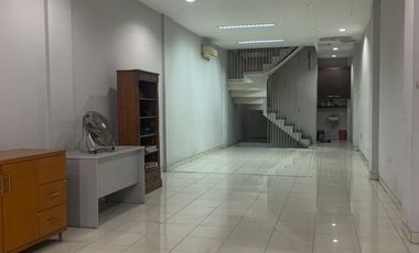 Ruko 3 Lantai Kembangan Raya Dijual Harga Murah Siap Pakai Lokasi Strategis  Pinggir Jalan Raya Dekat Puri Indah Mall dan Permata Buana Jakarta Barat