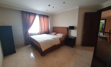 Disewa Apartemen Bukit Golf Pondok Indah furnish 4BR uk 385m﻿ at Jakarta Selatan