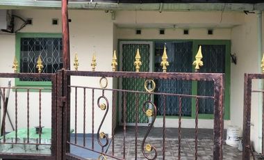 Disewa Rumah 1,5 Lantai Siap Huni Taman Semanan Kalideres Jakarta Barat Dekat Kolam Renang Bagus