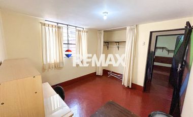 INVERSION SEGURA: DEPARTAMENTO EN 3ER PISO PERFECTO PARA AIRBNB O RENTA ESTUDIANTIL | CERCADO DE LIMA