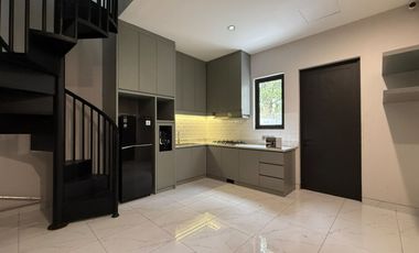 Rumah Dikelilingin Kawasan Golf Exclusive Mewah Cimanggis Cibubur