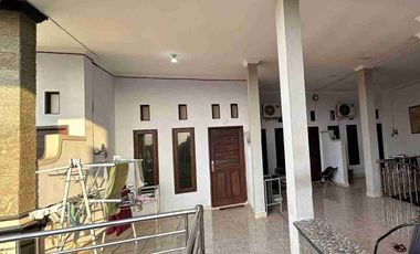 Kost 13 Kamar Full penghuni + 2 Toko di Jimbaran