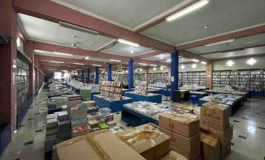 DIJUAL CEPAT GEDUNG SERBAGUNA EX TEPI JLN PARANGTRITIS KM9